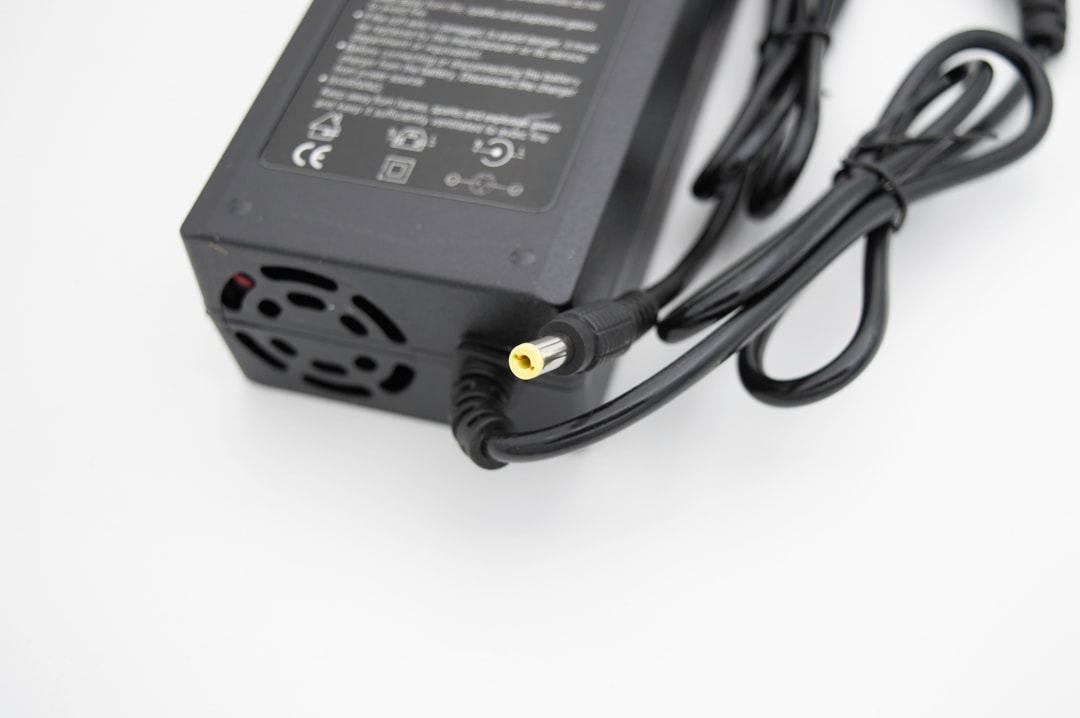 POWER ADAPTER FOR ELECTRIC SCOOTER / ADAPTER ELEKTRICEN TROTINET 36V 2A / (42.0V) DC 2.1