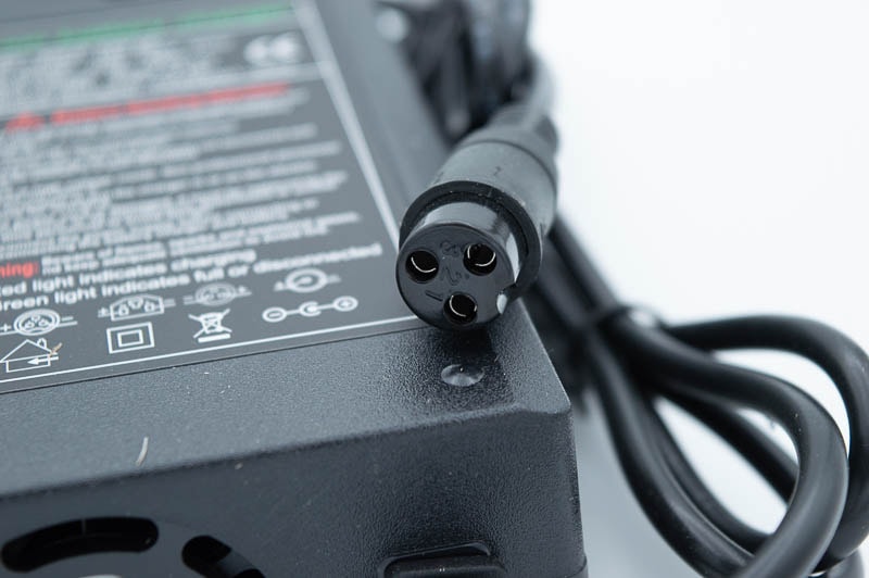 POWER ADAPTER FOR ELECTRIC SCOOTER / ADAPTER ELEKTRICEN TROTINET VDE GX-16 24V 2A / (29.4V 2A)